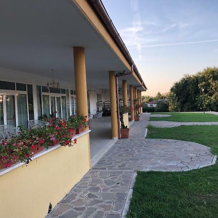 Agriturismo "Lo Zafferano" Aprilia Exteriör bild