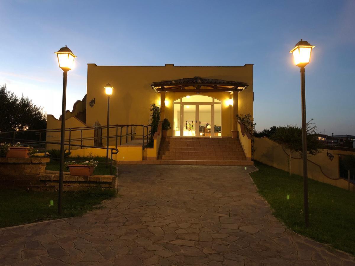 Agriturismo "Lo Zafferano" Aprilia Exteriör bild